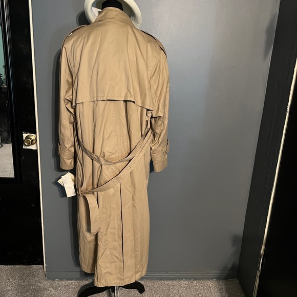 London Fog Hanna English tan size 16 regular coat. Detachable lining. - Picture 2 of 6